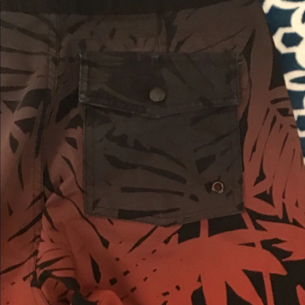 Old Navy board shorts California mens 30”waist black red cool designs 🏝️